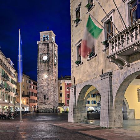 Appartamento Centro Storico Riva - Happy Rentals Exterior photo